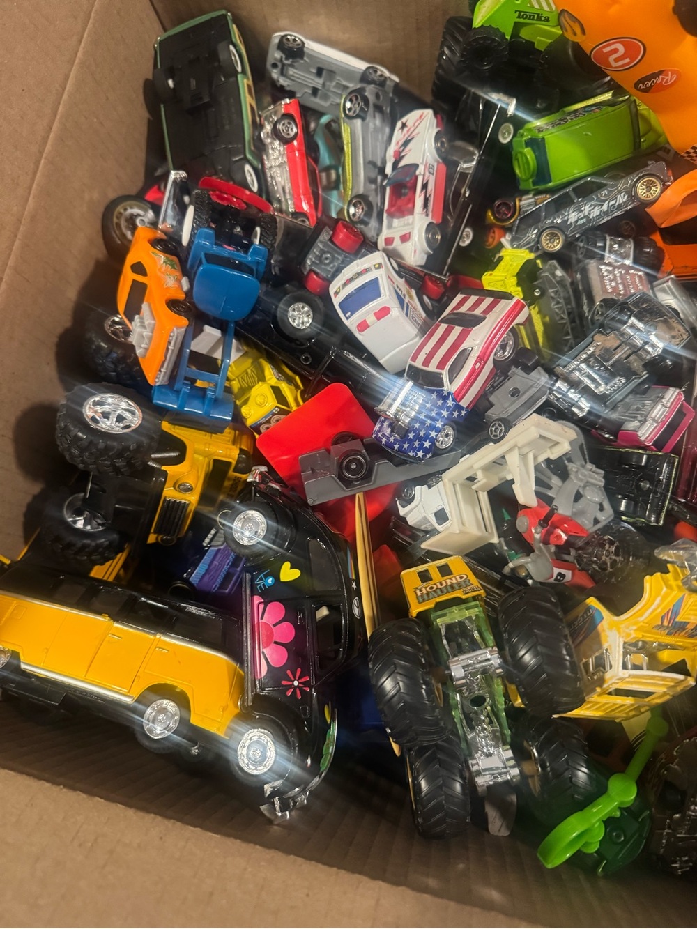 OFFERS ACCEPTED Kids Toy hot wheel Cars & assorted Vehicles - Picture 2 of 4